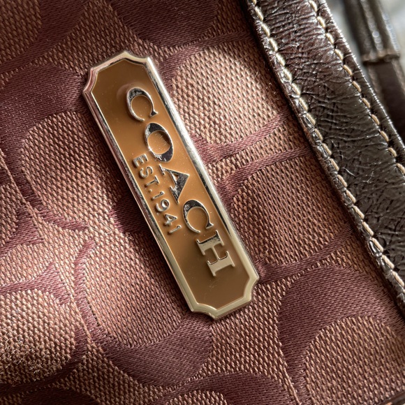 Coach shoulder bag, previously loved. Good condition - Picture 4 of 6